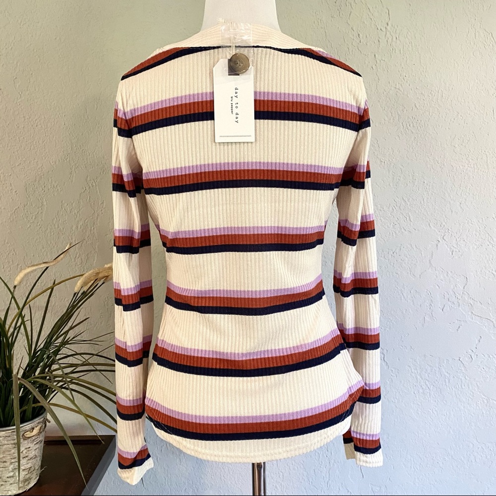 NWT Blu Pepper Day to Day V-neck Ribbed Sweater - Picture 4 of 13